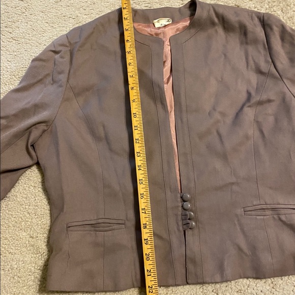 Glorious gals jacket without size but measurements included - Picture 5 of 10